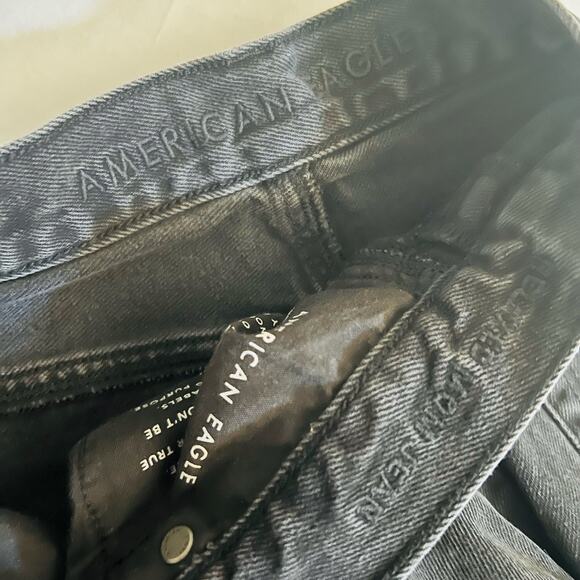 American Eagle Grayish Black Relaxed Mom Distressed Jeans Size 0 - Picture 4 of 9